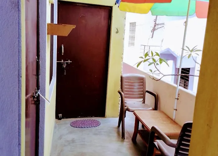Asha Paying Guest House