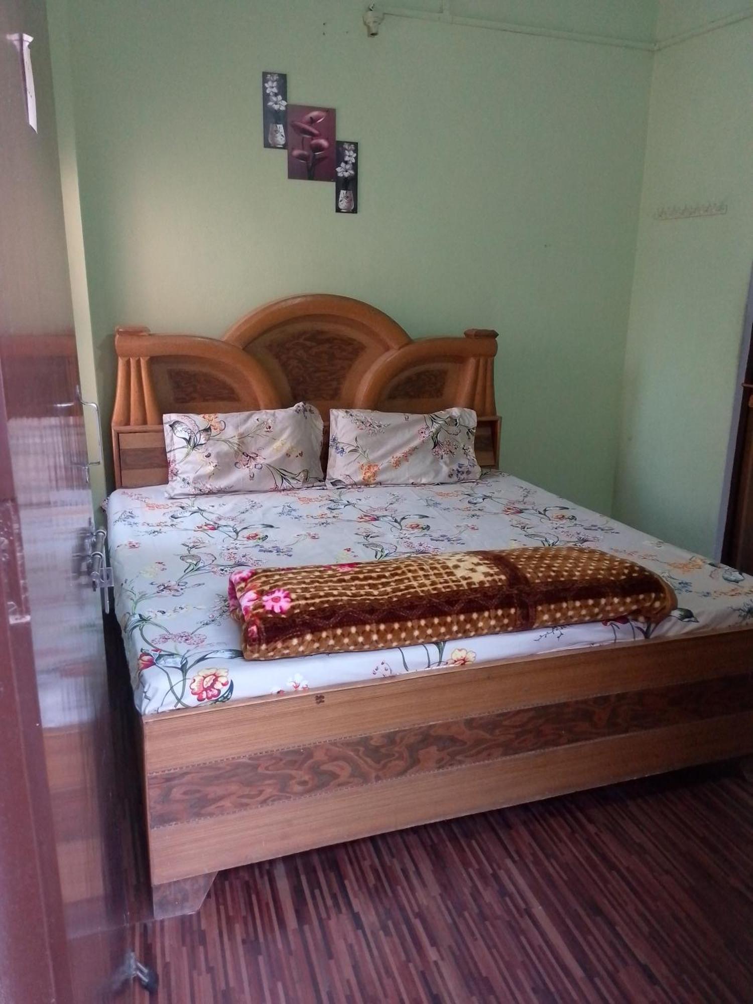 Asha Paying Guest house Varanasi