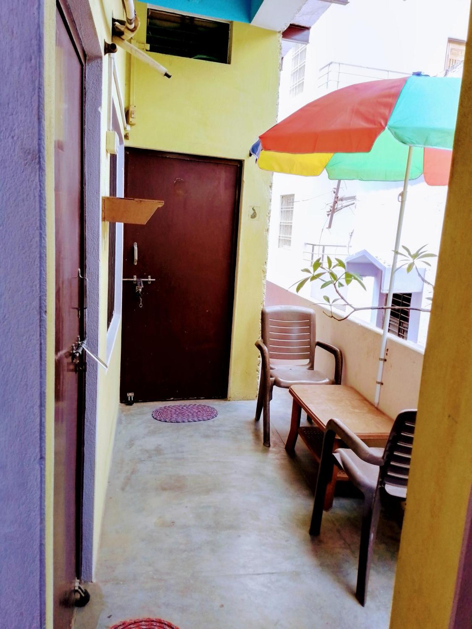 Asha Paying Guest house Varanasi